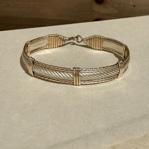 NEW RONALDO women's admire artist wire bracelet in silver